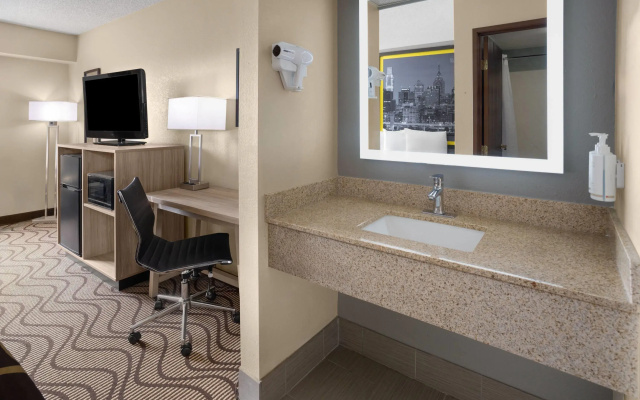Super 8 by Wyndham Mars/Cranberry/Pittsburgh Area