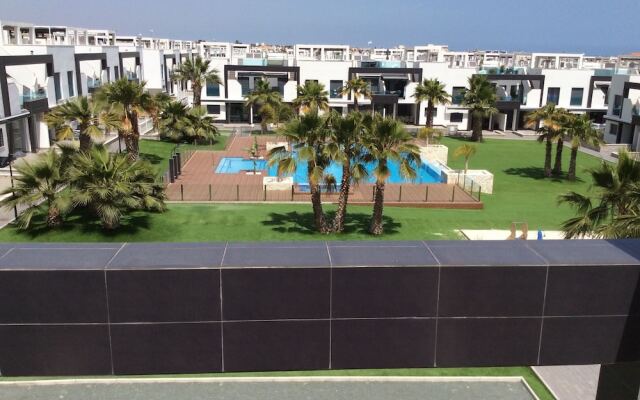 Апартаменты Apartment With 2 Bedrooms in Orihuela, With Private Pool, Furnished Te вид на фасад
