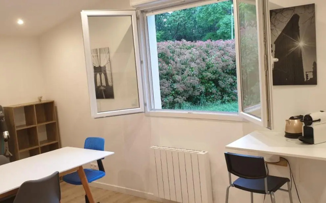 Adorable Studio 25m² Tres Calme Avec Parking (Adults Only)
