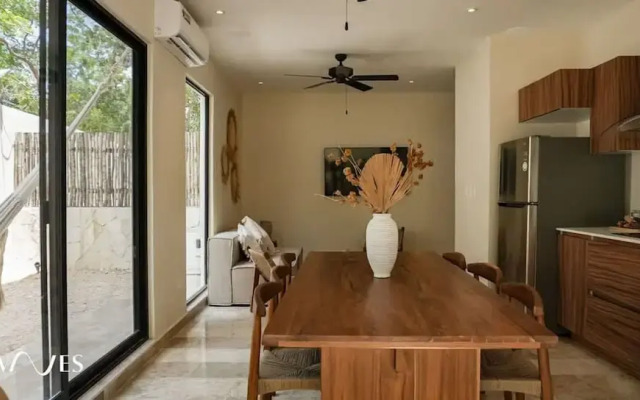Exclusive Apt w Private Pool Surround Speakers