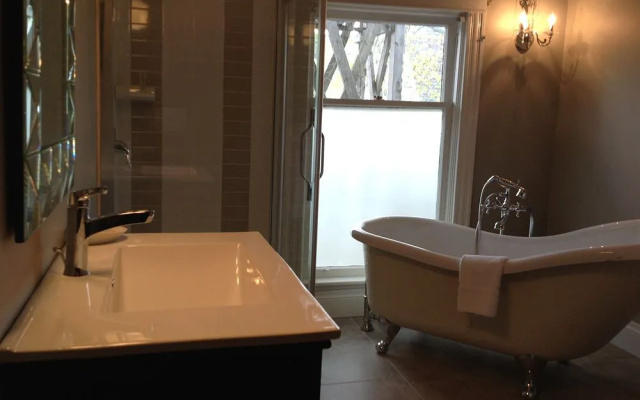 AUBERGE inn thyme