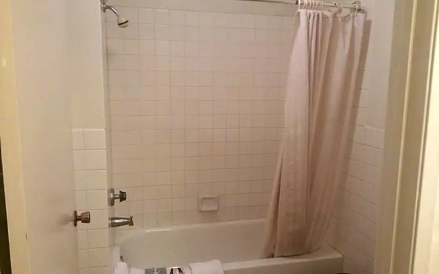 Evergreen Inn