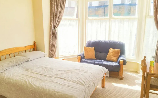 Apsley 4 Sleeps 2 With Free Wi-fi
