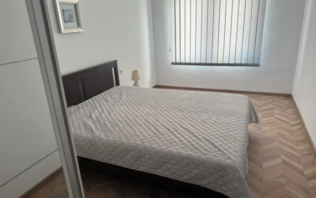 Etara 4 Apartments
