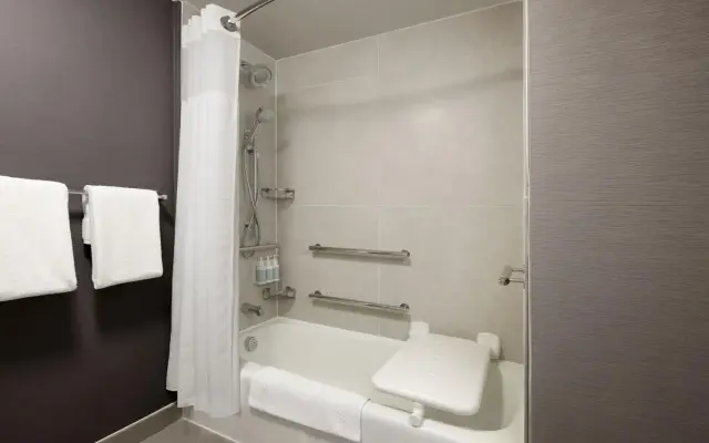 Courtyard by Marriott Dallas Las Colinas