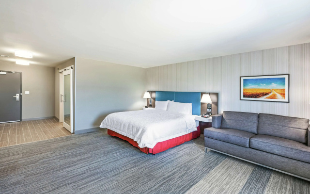 Hampton Inn Gardner Conference  Center