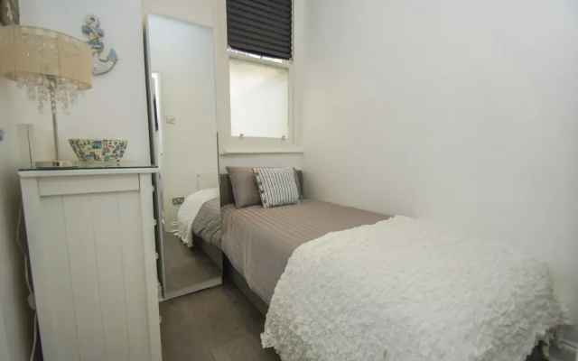 Sea Breeze Apartment Central by Brighton Holiday Lets