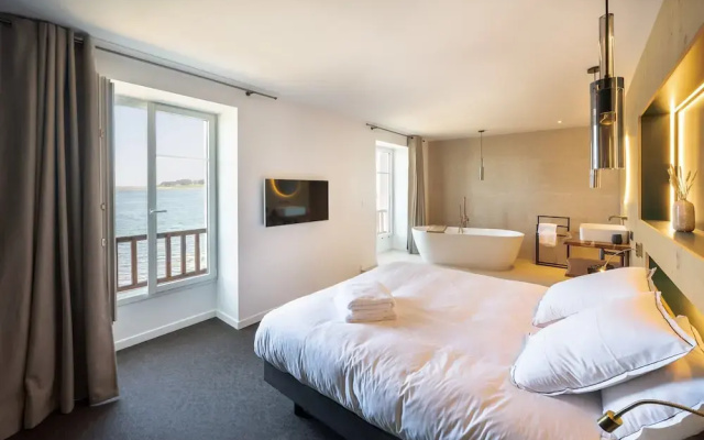 Apartment in Landeda With Beachfront Views