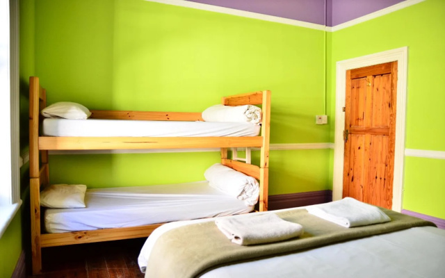 Big Blue Backpackers Lodge