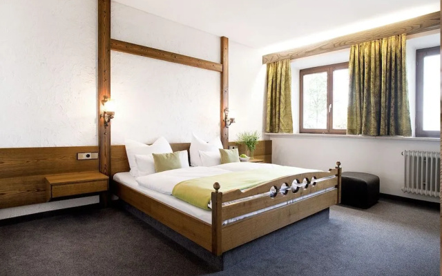 Hotel-Landgasthof KREUZ
