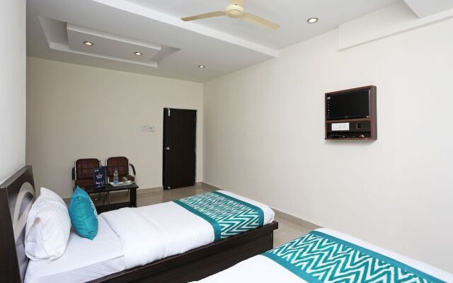 OYO 10188 Hotel DS Grand Inn