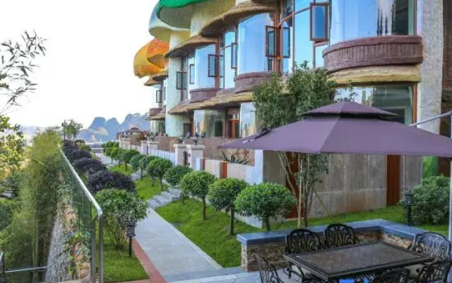 Mushroom outdoor luxury hotel
