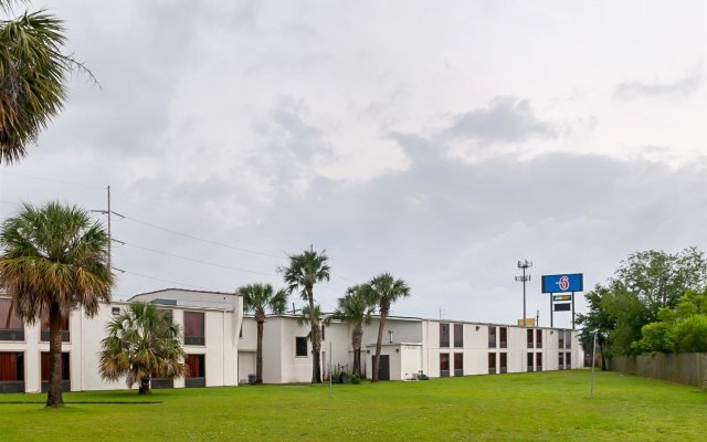 Motel 6 New Orleans - Near Downtown 2