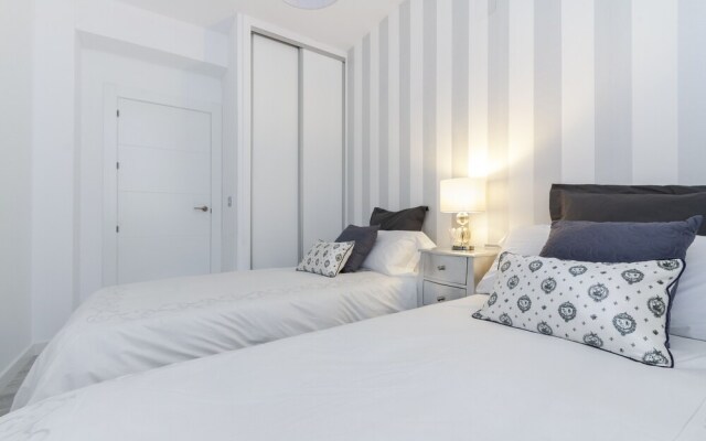 Отель Stylish 2 Bd Apartm Perfectly Located & Free Parking. Amira Испания, Гранада - отзывы, цены и фото номеров - забронировать отель Stylish 2 Bd Apartm Perfectly Located & Free Parking. Amira онлайн комната для гостей