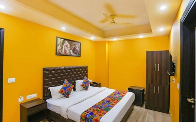 FabHotel Taj Home Stay