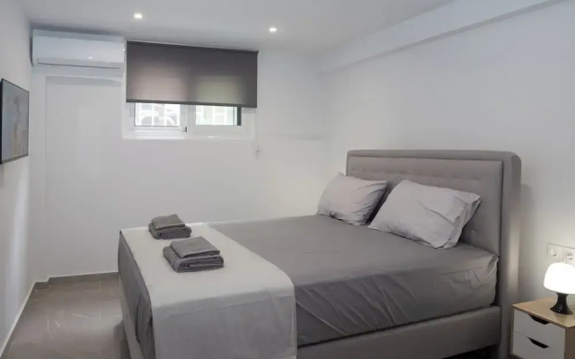 Brand New Pagrati Apt Modern Comfort