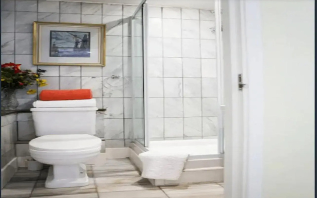 CHARACTERFUL KNIGHTSBRIDGE / CENTRAL LONDON 3 BEDROOMS-2Baths APARTMENT