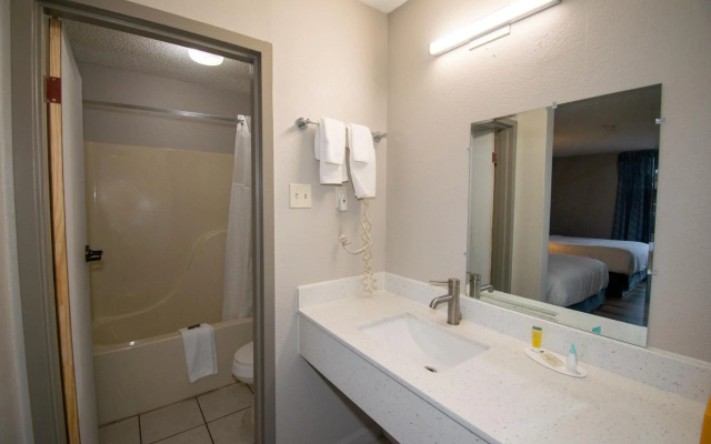 Days Inn by Wyndham Caddo Valley Arkadelphia