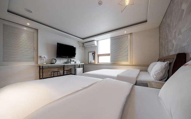 Yangpyeong River House