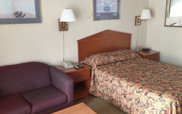 Woodridge Inn and Suites
