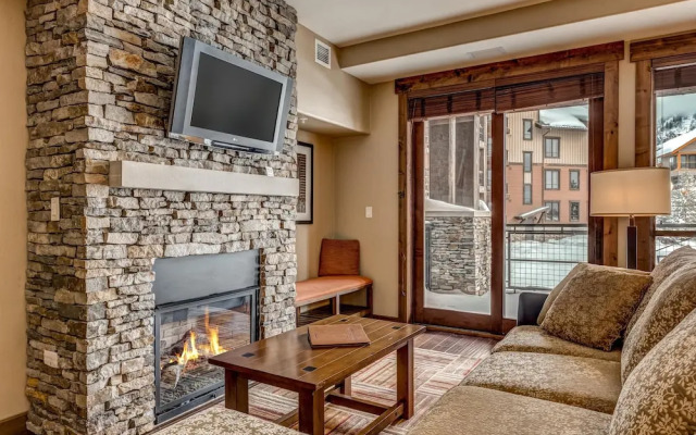 Steamboat Springs Gondola Condo by RedAwning