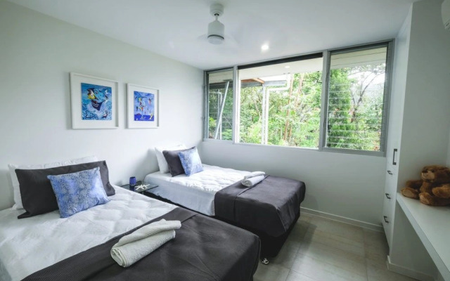 Bellevue -Airlie Beach
