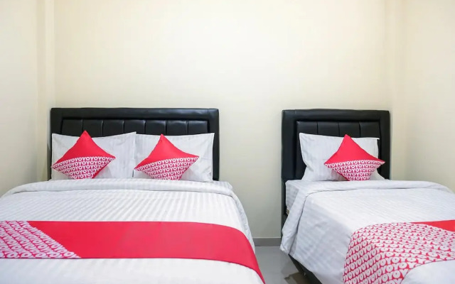 OYO Life 1149 Hotel Mustika