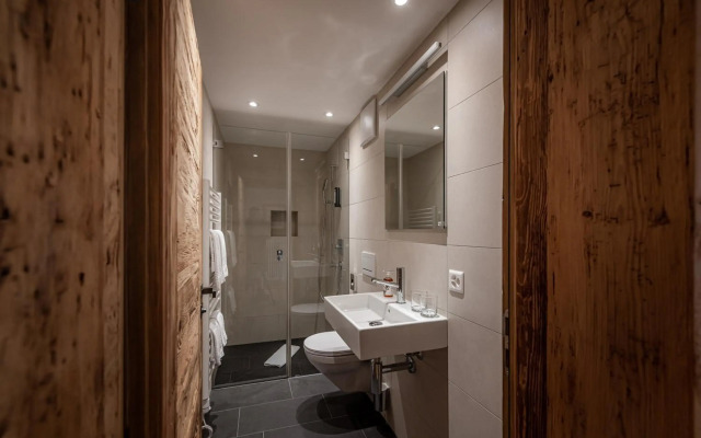 Adula Hotel
