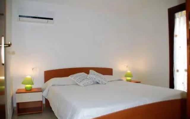 Renato Apartments