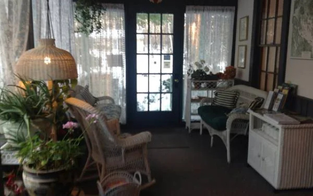 The Tuckernuck Inn