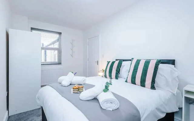 4-bed Townhouse Sleeps 10 With Games Room