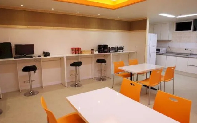 G-star Guesthouse