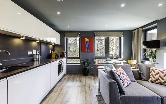 Bermondsey Bliss: Views, Comfort, and City Access!
