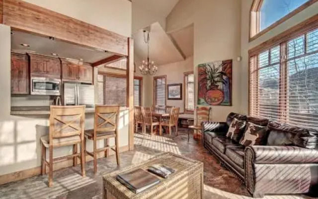 18 Autumn Brook Condo