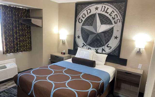 Super 8 by Wyndham San Antonio Downtown NE