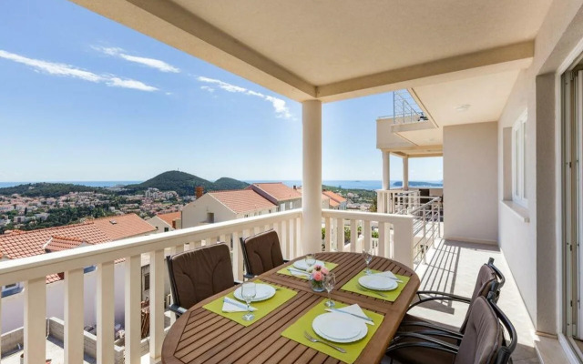 Apartments Villa Dadic