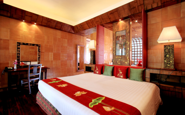 Mom Tri's Villa Royale