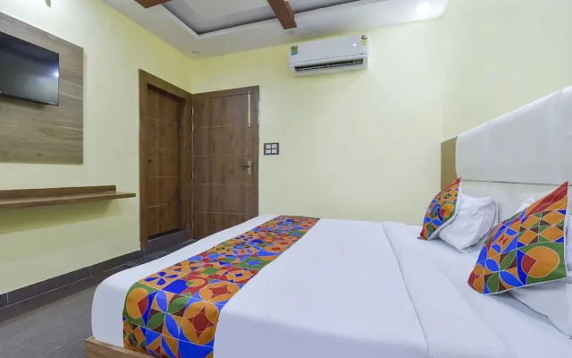 Fabhotel Madhav