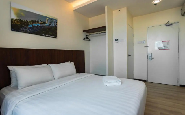 Emart Hotel (Riam)