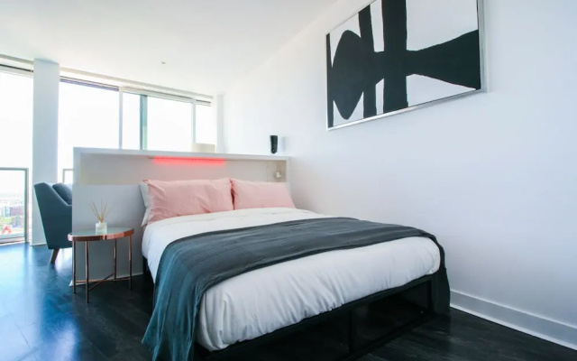 Rotunda - Amazing Skyline Suite