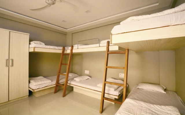 Hotel Girija