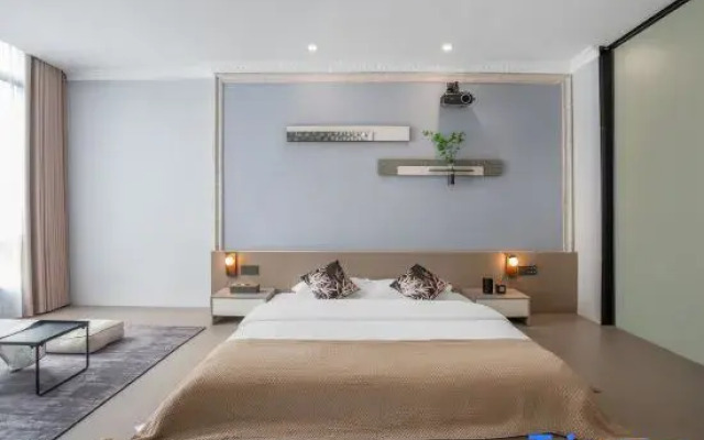 Yikela Yinying Apartment (Xinhui Wanda Plaza)