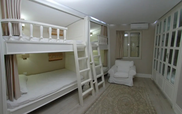 Limani Friends Apartment