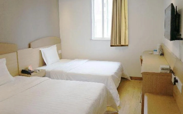 7 Days Premium Shanghai Tianshan Road