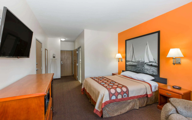 Super 8 by Wyndham Salina