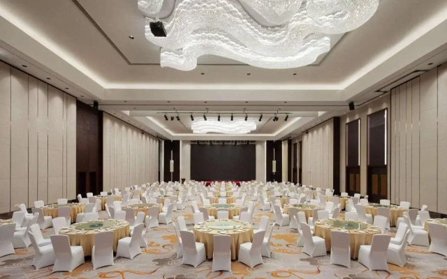 Days Hotel By Wyndham Fangchenggang Bailang Beach
