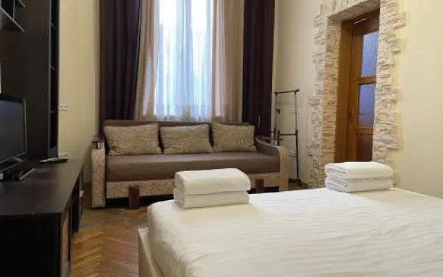 Avangard LChin*B Apartment