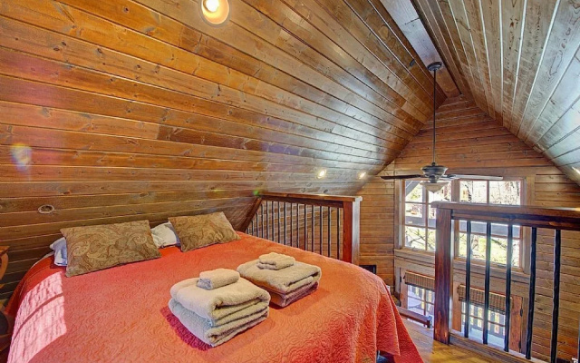 Woodpecker's Hollow - 1 Br Cabin