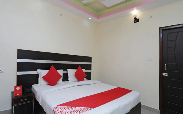 OYO 13796 Stay Inn
