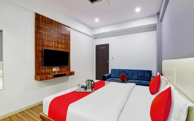 OYO Flagship 70202 Hotel Max
